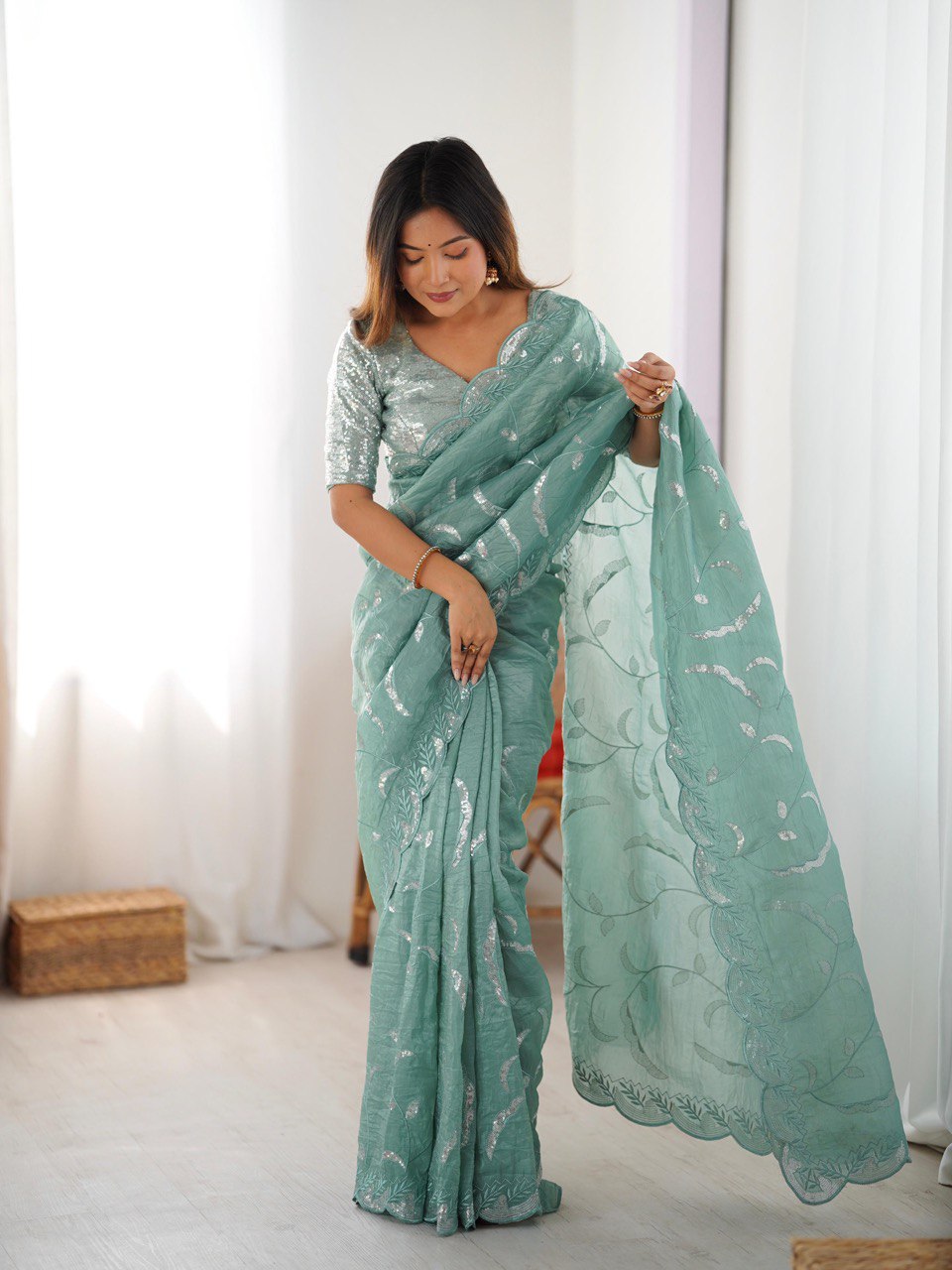 Beautiful Gold Crush Rama Saree