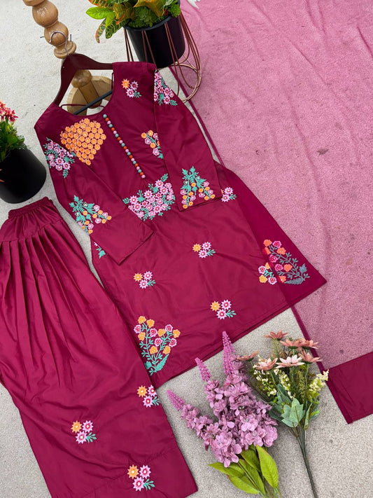 Trendy Pink Color Flower Printed Salwar Suit