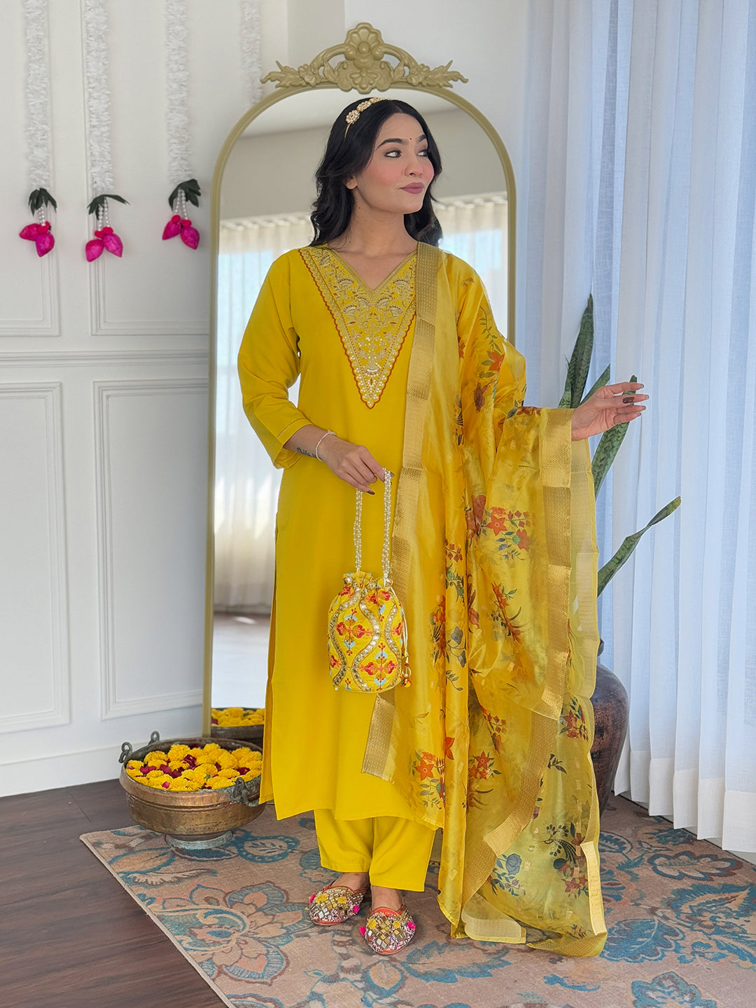 Beautifully designed that seamlessly combines tradition kurta set