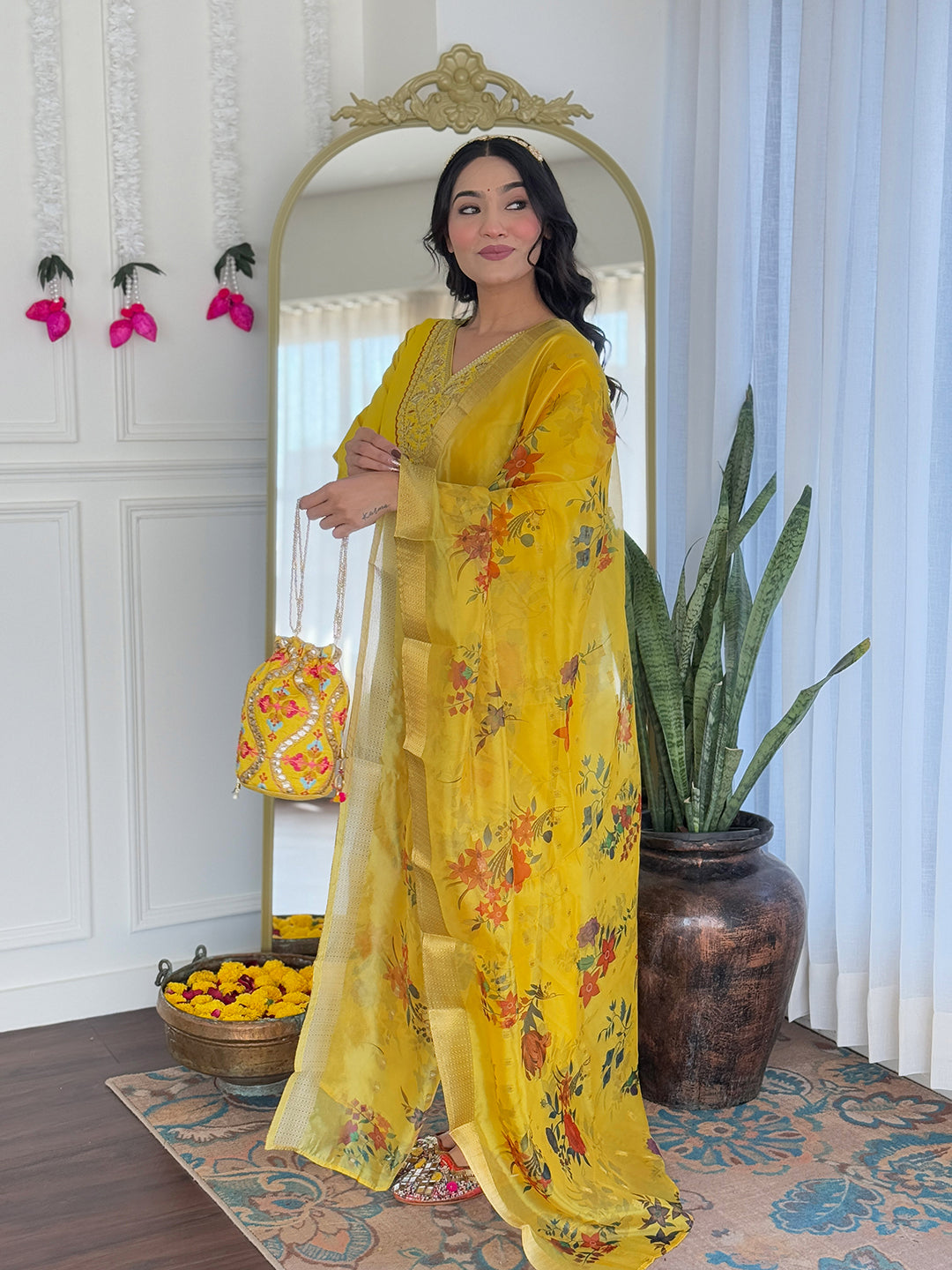 Beautifully designed that seamlessly combines tradition kurta set