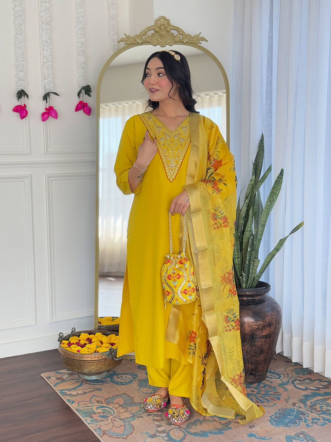Beautifully designed that seamlessly combines tradition kurta set